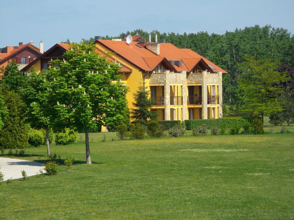 Birdland Panorama Apartman Bük Zimmer foto