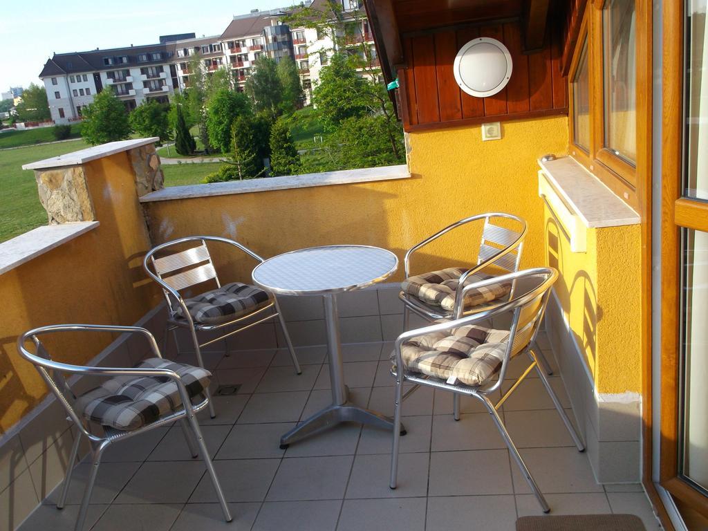 Birdland Panorama Apartman Bük Zimmer foto